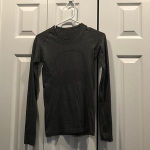 Lululemon grey and black long sleeve